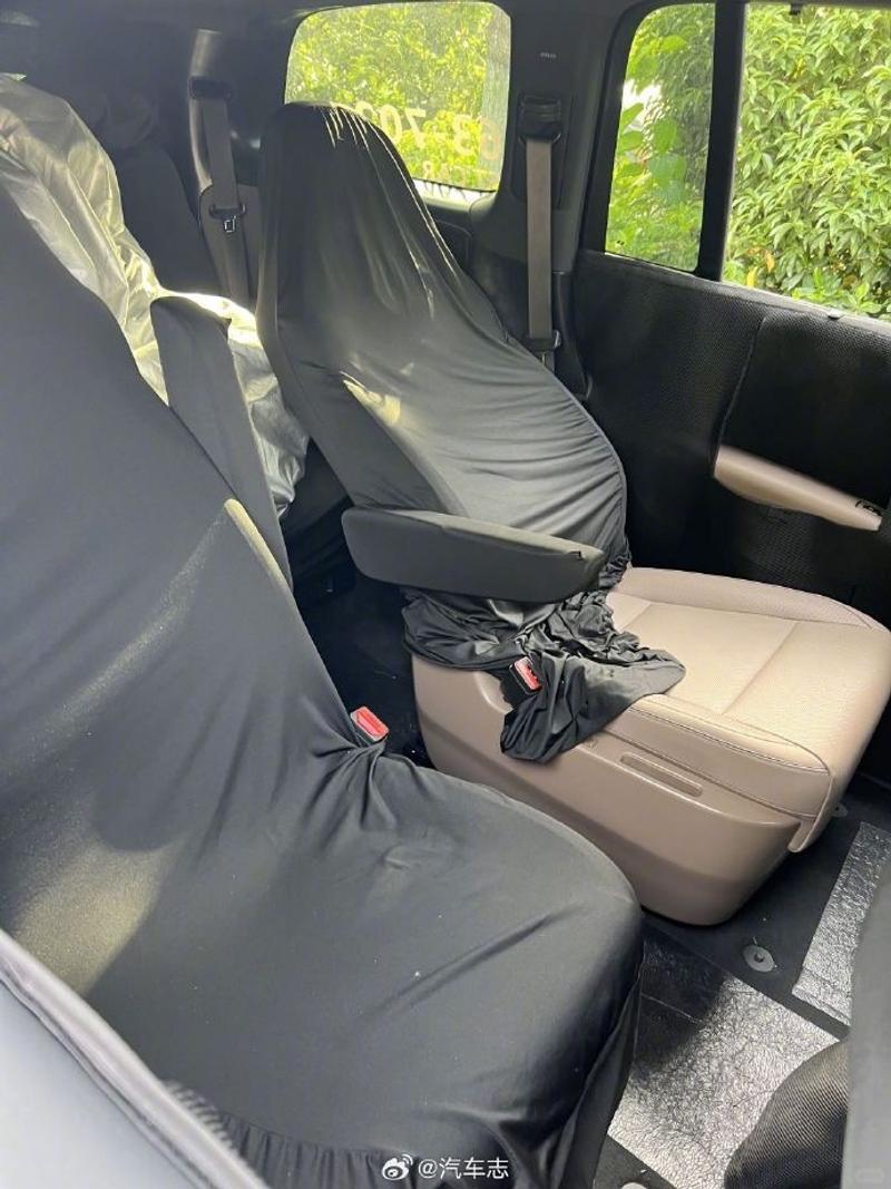 理想i8内饰谍照 将于7月正式发布(图4)