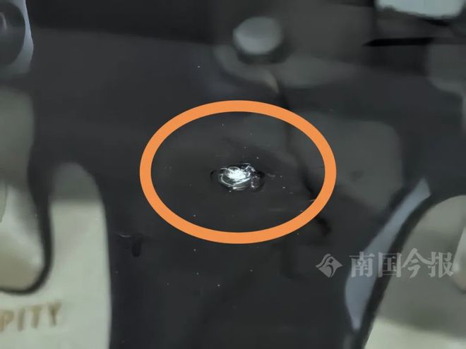 曝光！柳州一小区30多辆车遭殃公共视频显示……(图2)