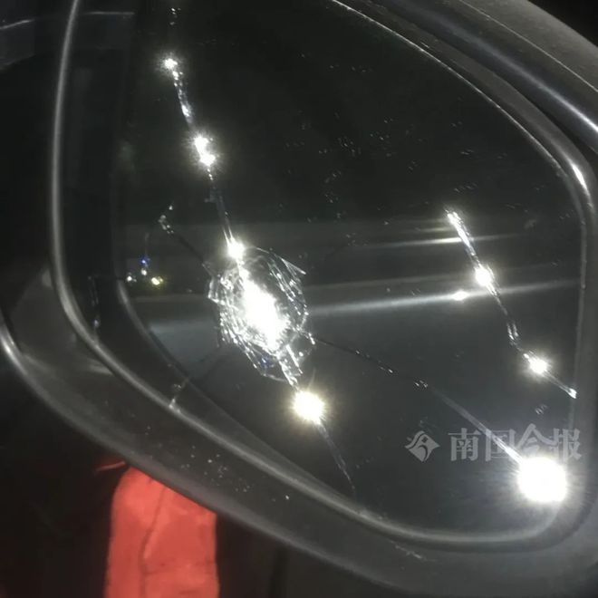 曝光！柳州一小区30多辆车遭殃公共视频显示……(图5)