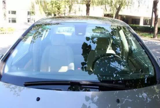 扬州众鑫推出革命性抗冲击夹层玻璃为车窗安全护航！(图1)