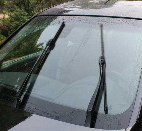 犀重取得汽车顶置除霜装置专利减少汽车前风挡玻璃结霜或起雾视野被遮挡问题(图1)