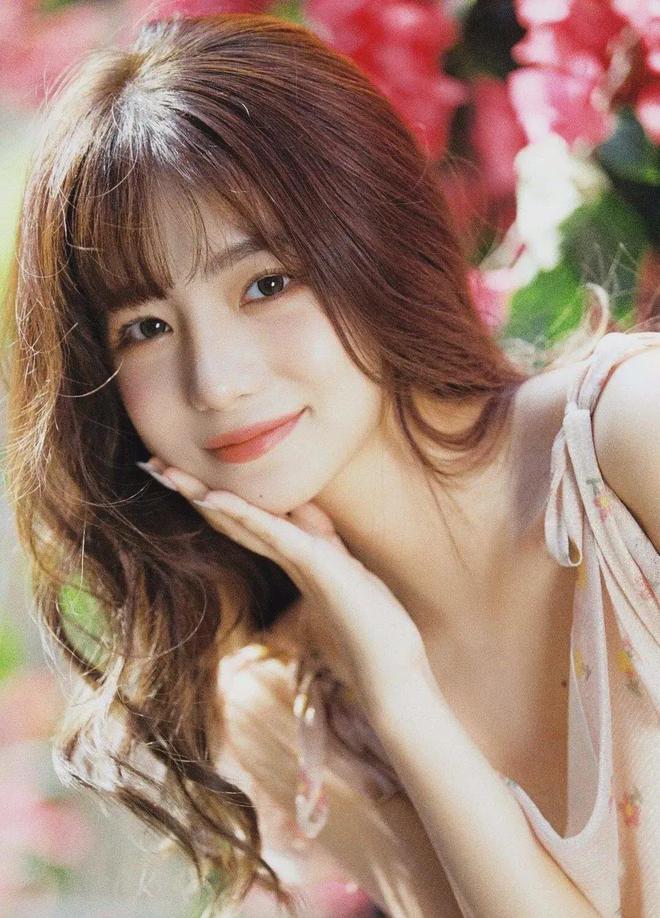 《把她两个奶弄到玻璃上》视频V51(图1)