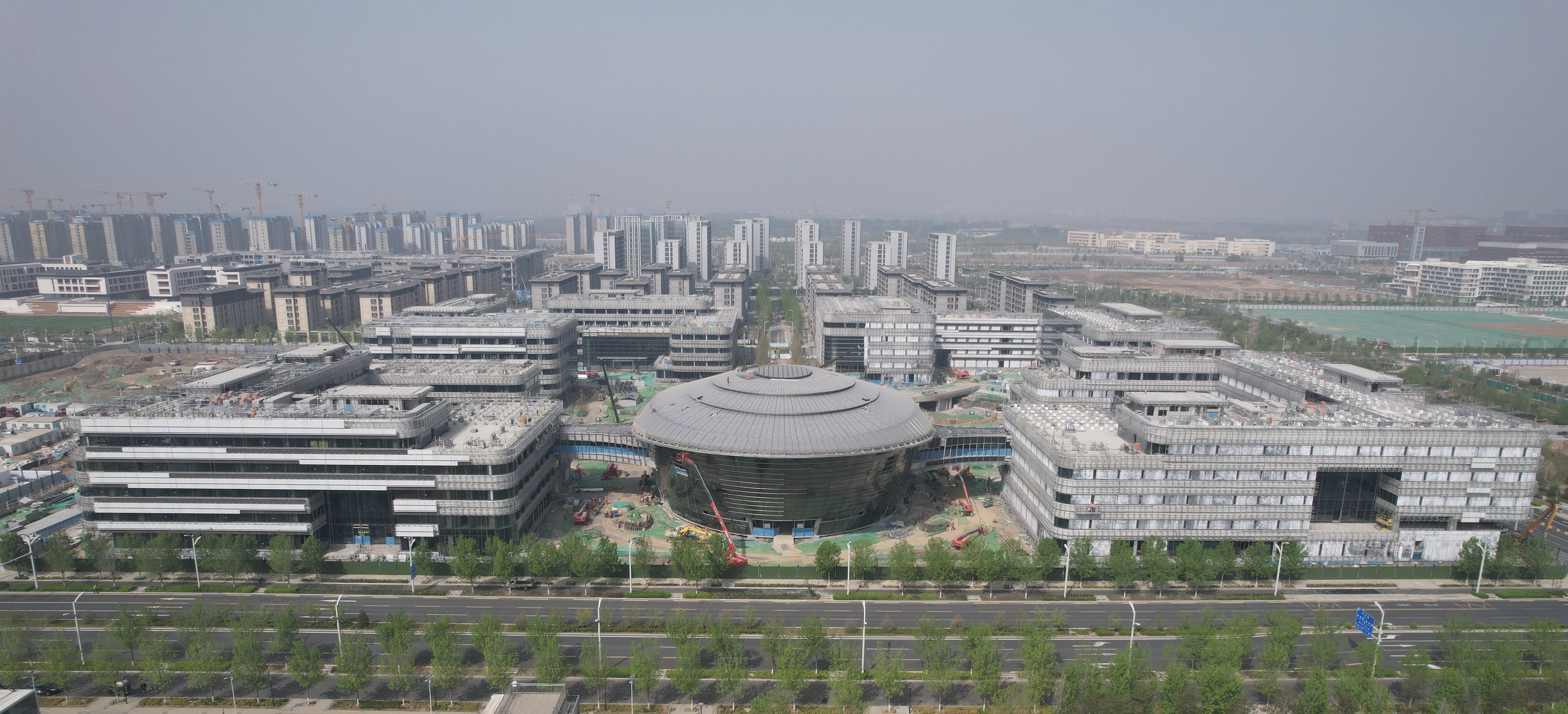 钢铁森林中的“绿色密码”：探访雄安首个、最大“零碳园区”(图1)