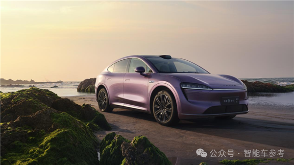 刘亦菲喜提第一辆增程车智界R7！余承东现场公布300万兜底承诺(图1)