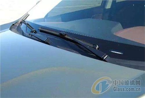 福耀玻璃新专利：超小型遮阳总成助力汽车采光革命！(图1)