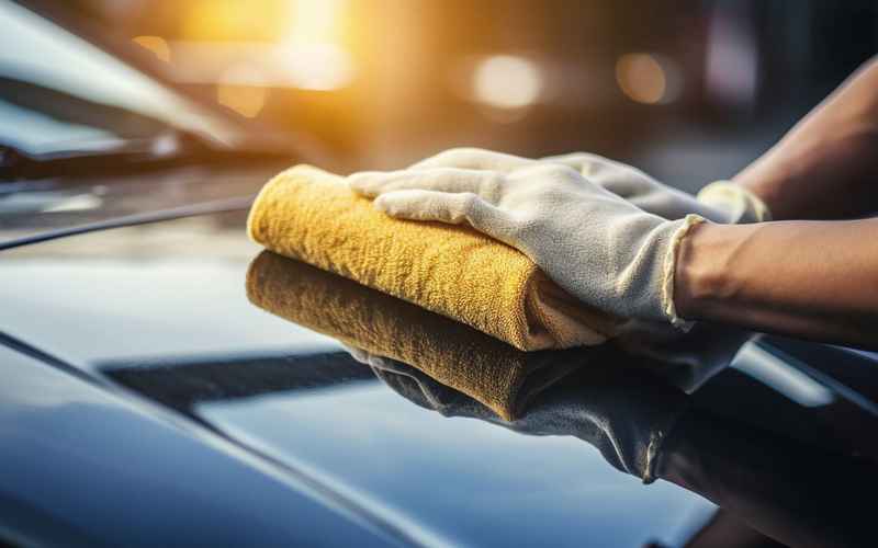 如何洗汽车【如何洗汽车玻璃油膜】(图1)