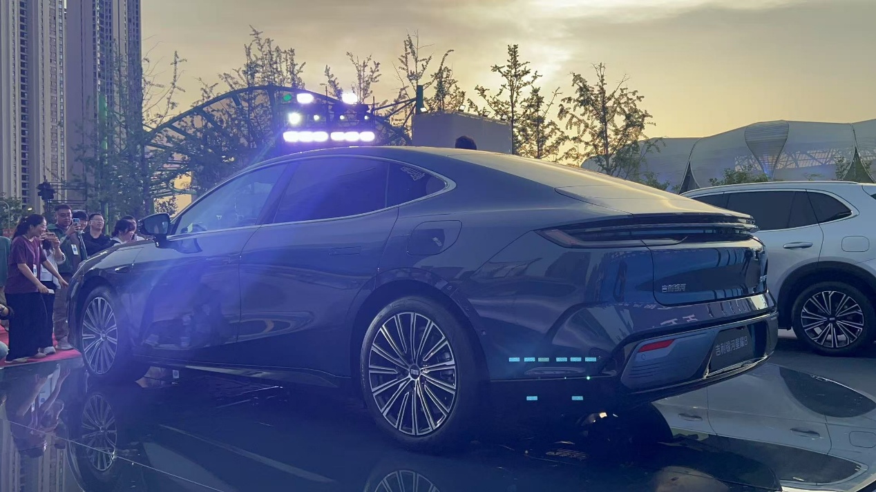 吉利银河星耀8上市 限时价1158万元-1558万元(图7)