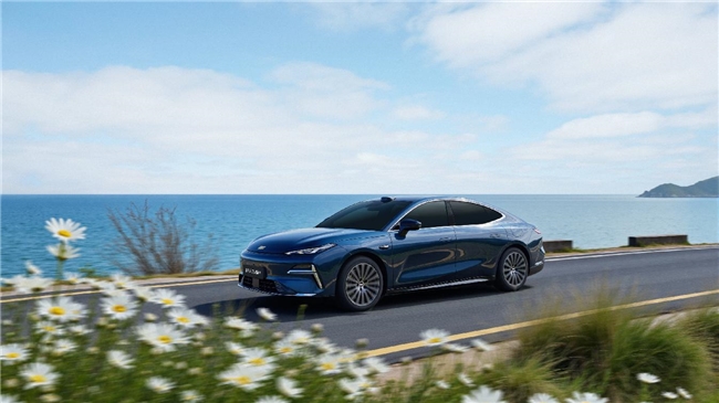 起步即旗舰 吉利银河星耀8正式上市(图7)