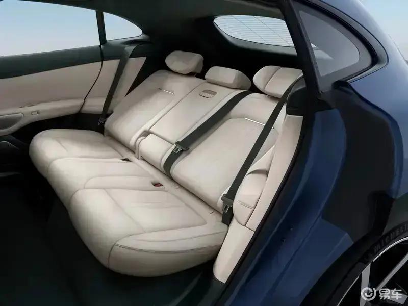 小米YU7 Max版配智能调光天幕 采用最新一代EC调光玻璃(图6)