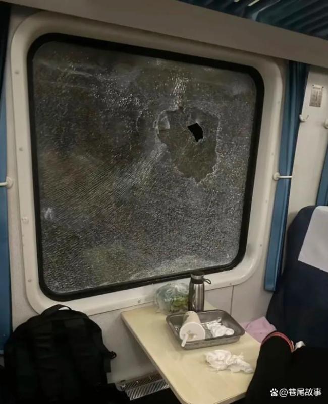 专家解析火车玻璃安装成本 定制车窗千元起(图2)