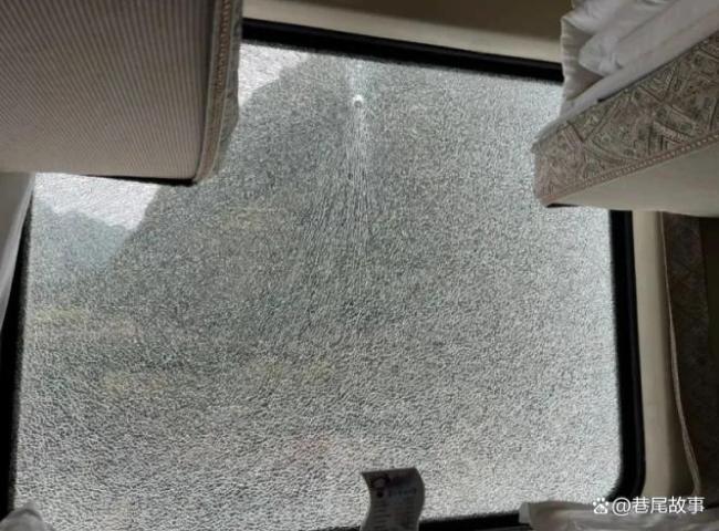 专家解析火车玻璃安装成本 定制车窗千元起(图3)