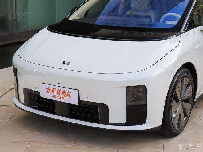 抢先静态体验理想i8 你觉得它像SUV还是MPV？(图3)