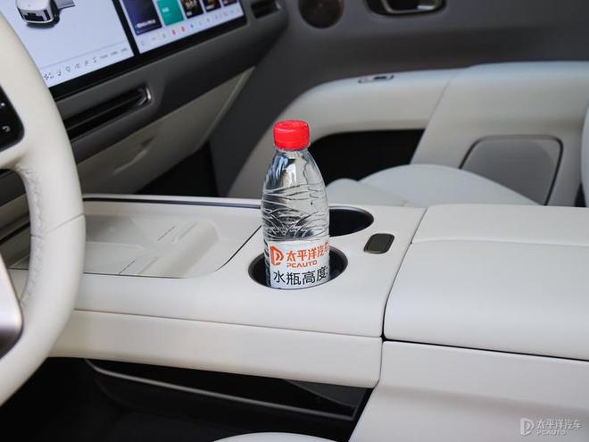 抢先静态体验理想i8 你觉得它像SUV还是MPV？(图16)