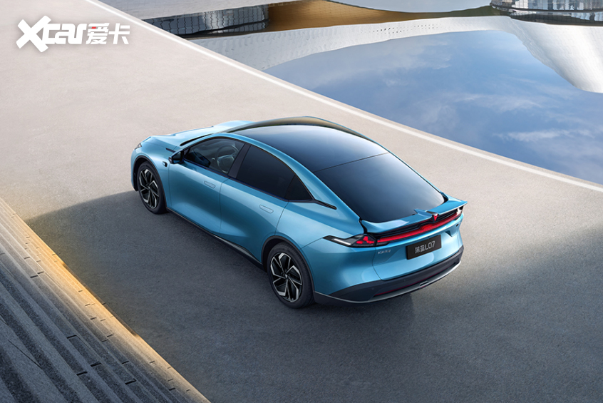 2026款深蓝L07上市 全系华为智驾1359万元起！(图5)