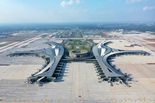 中国唯一入选的“2025全球最美机场”：我们的机场设计早已经更上一层楼了(图9)
