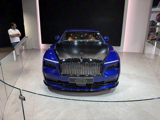 知名车评人事故冲上热搜！北京警方通报(图3)