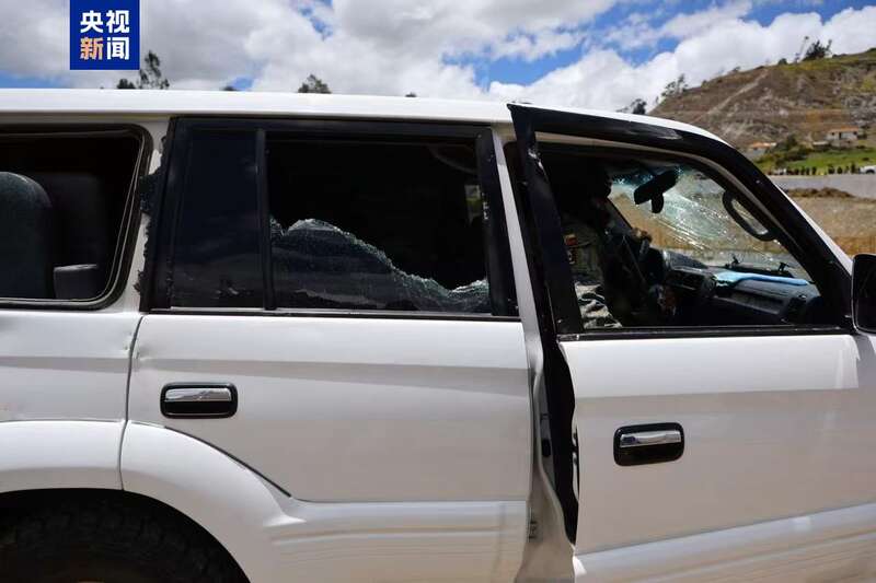厄瓜多尔总统专车遇袭受损 警方已逮捕5人(图2)