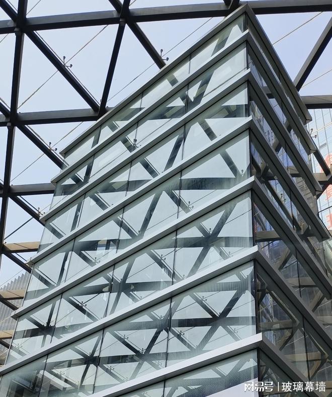 电梯玻璃幕墙-中东幕墙