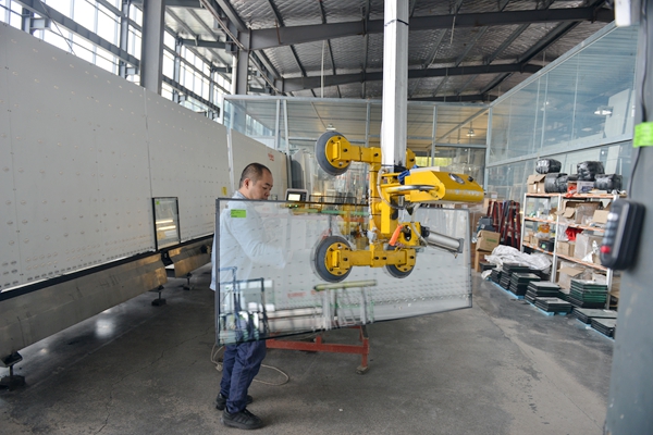 贵州省首家全流程智能化玻璃深加工企业 产品覆盖贵州省及周边省市