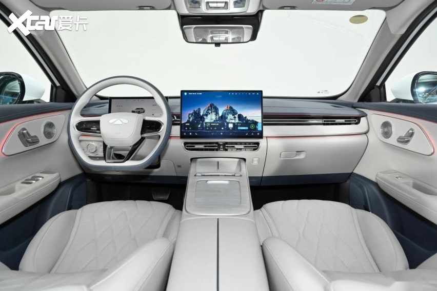 10万级混动家轿怎么选？奇瑞风云A8L对比秦L看完不纠结！(图9)