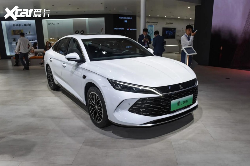 10万级混动家轿怎么选？奇瑞风云A8L对比秦L看完不纠结！(图14)