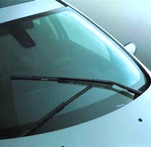 低成本高效防雾汽车玻璃防雾剂的配方研究