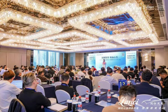 上海追得智能玻璃重塑座舱体验：未来每一片玻璃都是“智慧终端”!(图5)