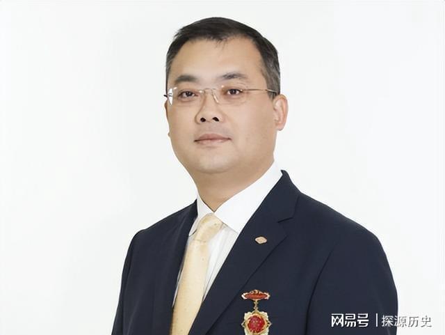 79岁曹德旺卸任！中国汽车玻璃龙头教科书式传承民企二代不用愁(图3)
