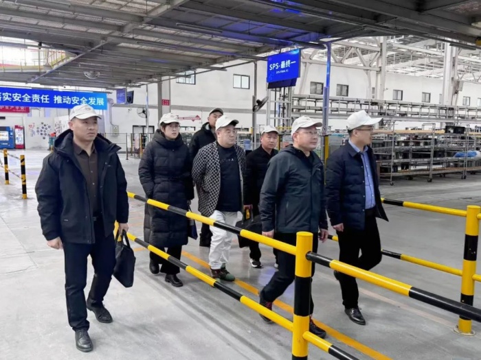 梁刚带队赴外地考察洽谈玻璃项目(图2)