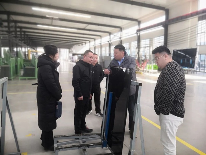 梁刚带队赴外地考察洽谈玻璃项目(图4)