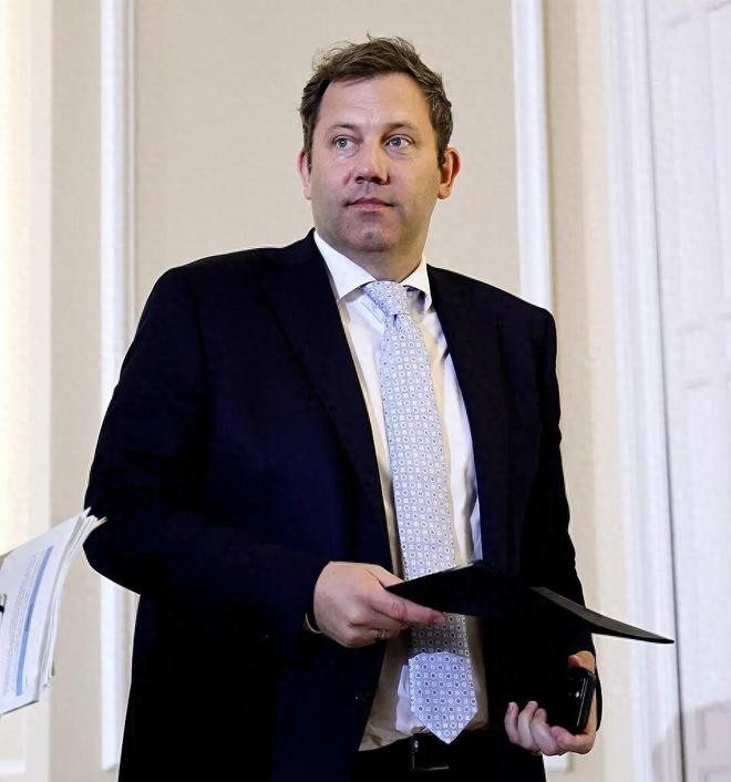 德国财长公开发火！200辆比亚迪大巴如何成了德国政客的心中刺