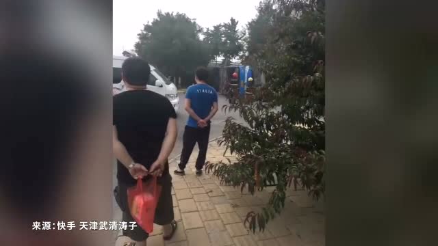在霍尔果斯口岸汽车“摆渡人”保障“中国制造”出海(图1)