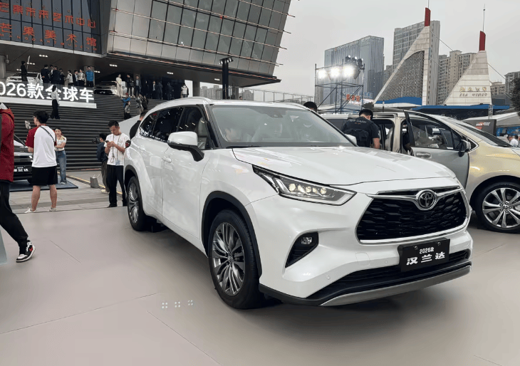 汉兰达不加价了！2198万起156寸大屏+降噪声学玻璃(图1)