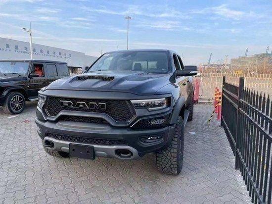 一手本家特价24款道奇公羊霸王龙最低多少钱 现车配置80万起(图2)