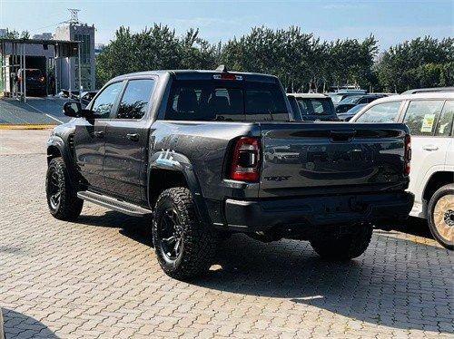 一手本家特价24款道奇公羊霸王龙最低多少钱 现车配置80万起(图10)