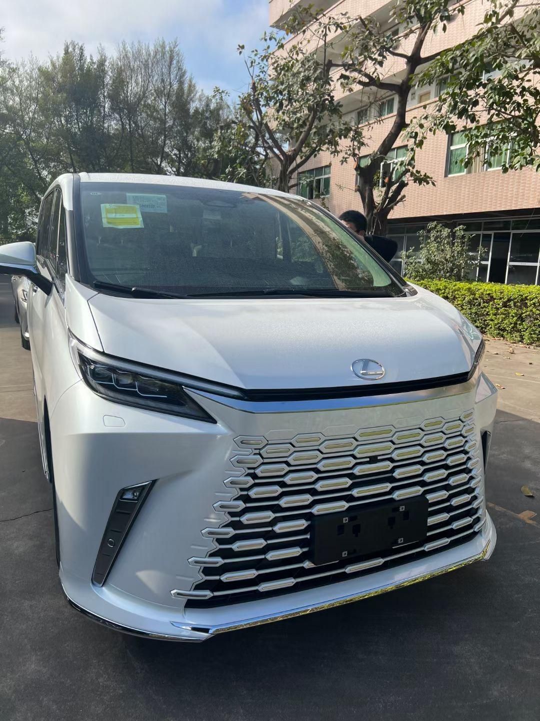 25款雷尔法lm500白黑6座125万天津港提车价格多少全国联保(图1)