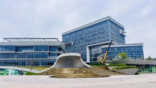 15亿元、重点工程！中国融通医疗健康总部基地正式投运(图1)