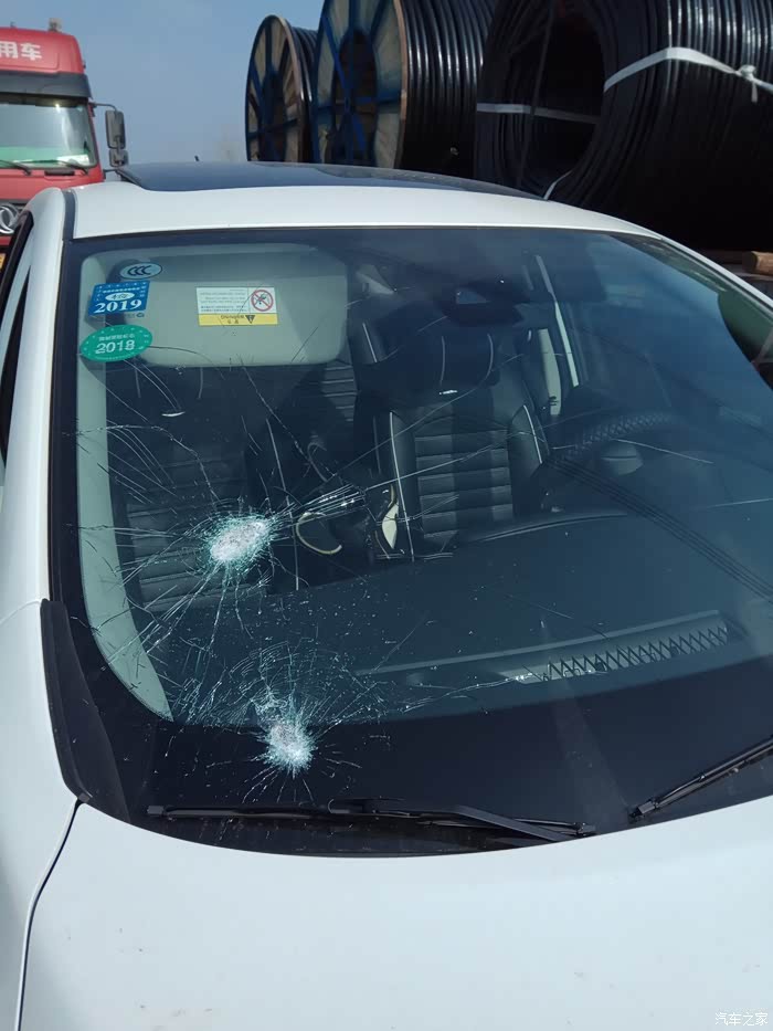 华尚汽车玻璃申请玻璃清洗循环过滤水箱专利实现水流的循环利用减少对水流的浪费(图1)