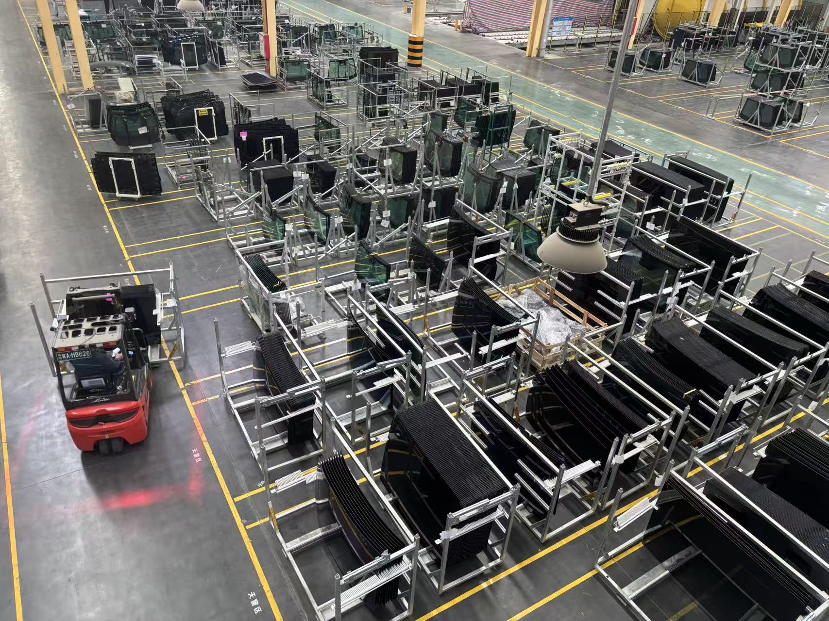 牢记嘱托开新局 日新江淮往前赶｜高端汽车玻璃“门对门”供应(图1)